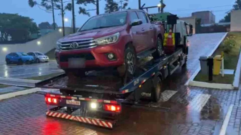 Hilux furtada é recuperada próximo à BR-277 no Oeste do Paraná