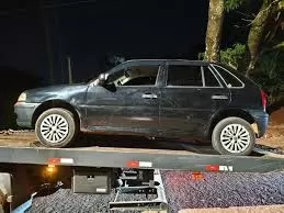 Menina de 12 anos e três adolescentes de 15 anos roubam carro e amarram vítima no Oeste do Paraná
