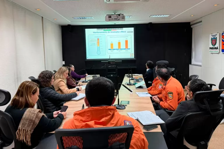 Estado alinha ações para reforçar preparação de prefeituras contra El Niño