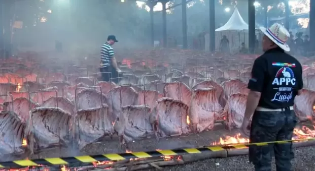 Município do Oeste do Paraná faz maior churrasco de fogo de chão do mundo