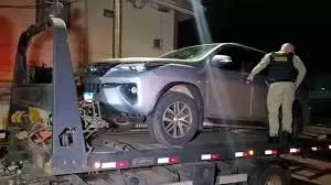 Caminhonete furtada é recuperada após perseguição e tiros na BR-163 em Toledo