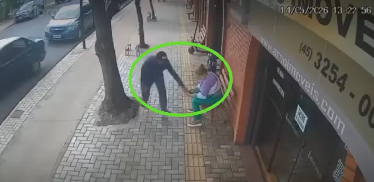 Ladrão furta celular de pedestre no centro de Marechal Rondon e foge a pé; veja o vídeo