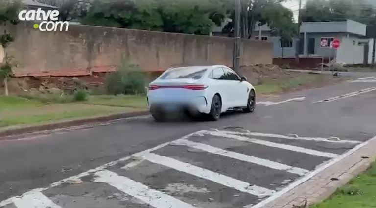 Morte de jovens: polícia investiga suspeita de racha e ouve motorista em Cascavel