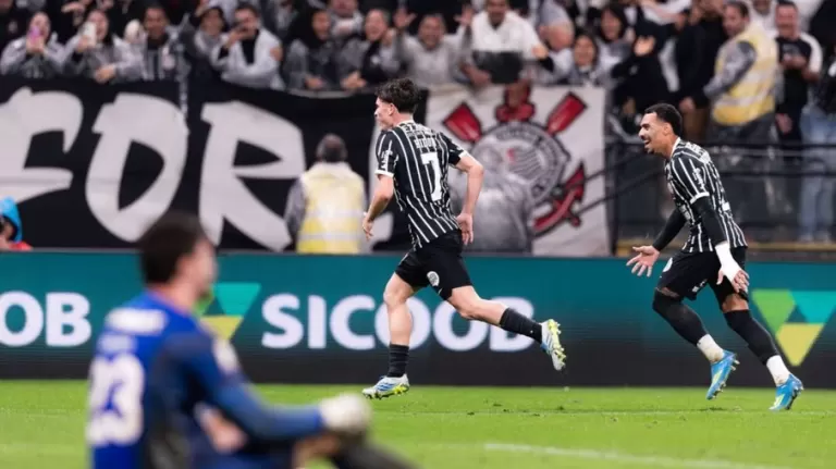 Corinthians supera polêmica e vence clássico contra o São Paulo