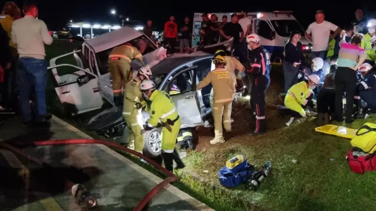 Irmãos morrem e criança sai ilesa em acidente gravíssimo na BR-277