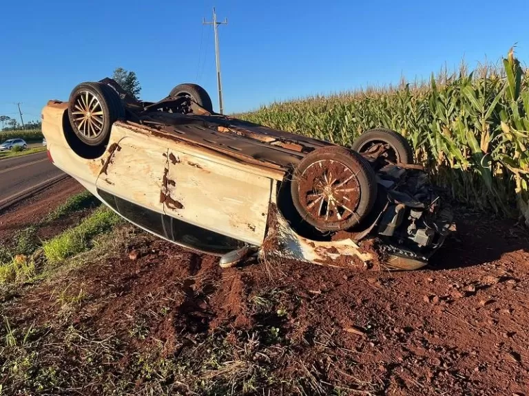 A caminho de escola, professora capota carro entre Nova Santa Rosa e Novo Sarandi