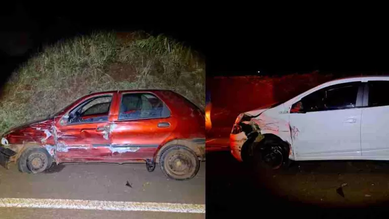 Acidente entre dois carros deixa mulher ferida na PR-239 em Quatro Pontes