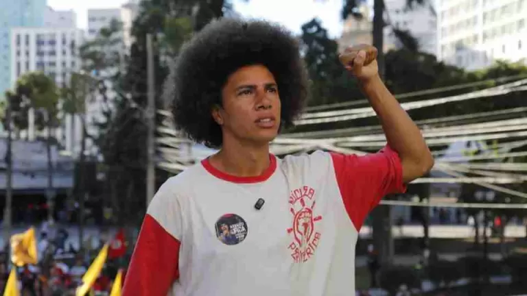 TJPR suspende processo de cassação do deputado Renato Freitas