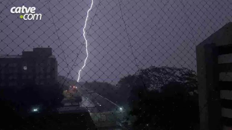 Mais de mil raios atingem Guarapuava; Marechal Rondon teve 190 descargas elétricas. Veja “ranking”