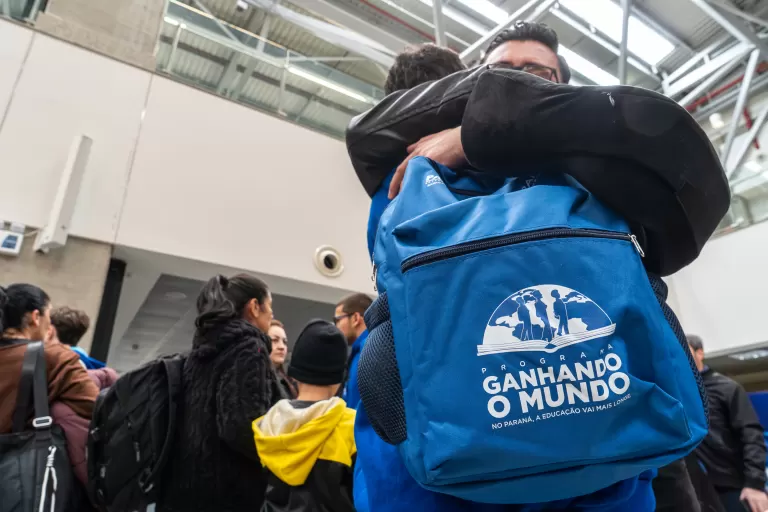 Estudantes da rede estadual embarcam rumo à Austrália pelo programa Ganhando o Mundo