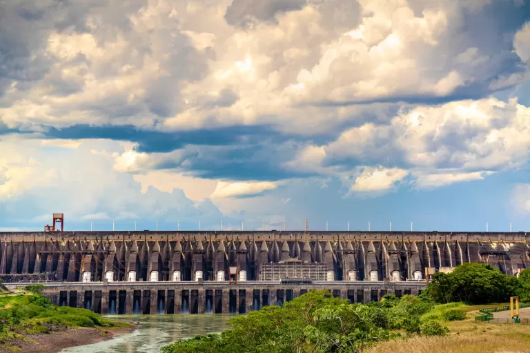 Itaipu em campo: Brasil e Paraguai avançam para oitavas da Copa com apoio da energia da Binacional
